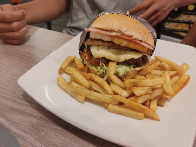 Chamos Burger, Restaurant y Pizzeria. - Gastronomía y hostelería