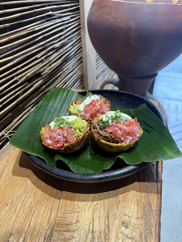 Cruz Blanca Colonial