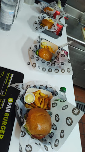 Comentarii opinii despre Fan Burger