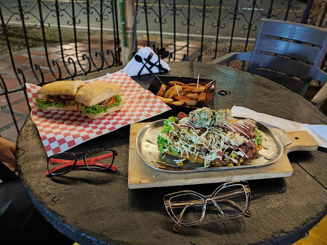 Sabor y Vida La Flora - Carnes y Parrilla