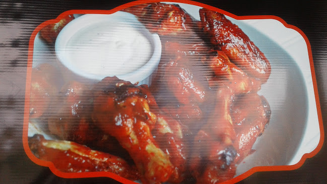 Alitas & Costillitas Black and White - Gastronomía y hostelería