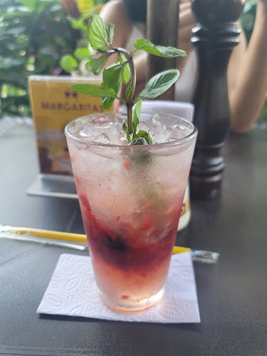 Opinii despre Restaurante Ambrosía de la Higuera - Pizzas, pastas y ensaladas în Cali - Gastronomía y hostelería