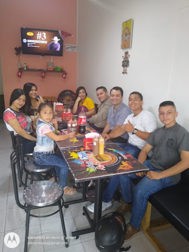 Comentarii opinii despre Chamos Burger, Restaurant y Pizzeria.