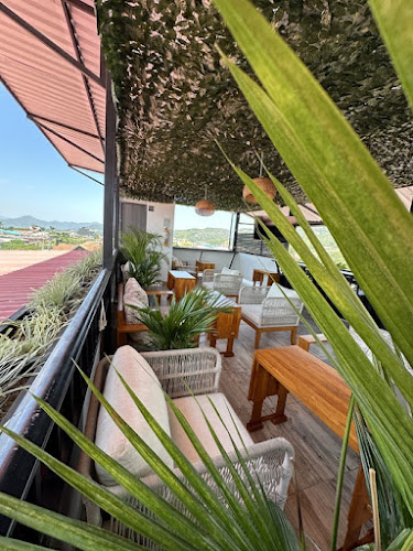 Comentarii opinii despre Rooftop Gastro Bar Hotel Le Falep