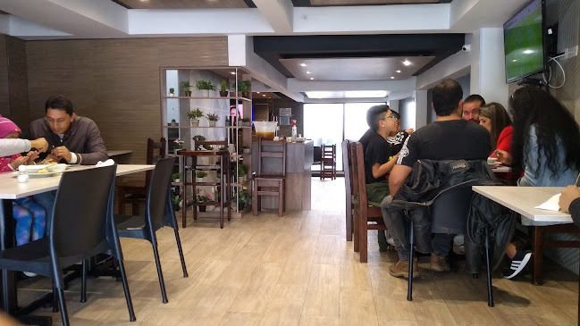 Restaurante y Cevicheria La 30