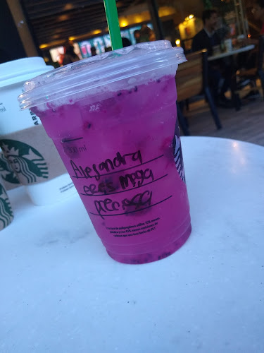 Opinii despre Starbucks Parque 93 în Bogotá - Gastronomía y hostelería