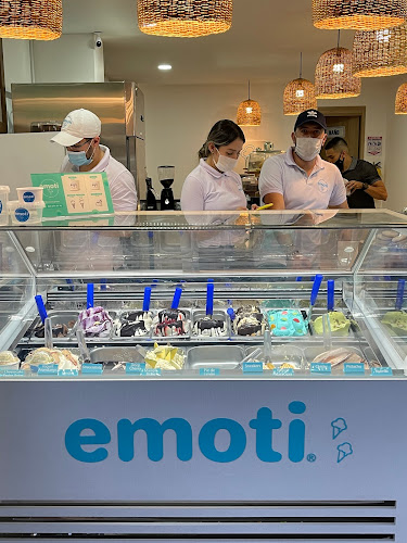 Emoti Gelato y Café