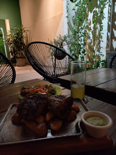 Opinii despre Entre Comillas Cocina-Bar în Cali - Gastronomía y hostelería