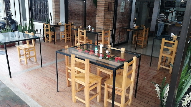 Opinii despre Rústico comida de casa în Cartago - Gastronomía y hostelería