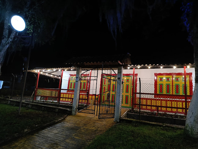 La Loma Parrilla y Cocteles