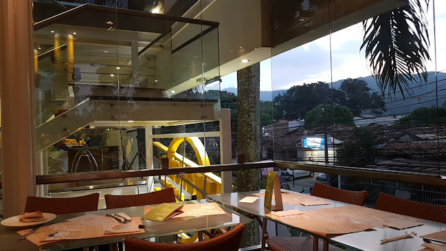 Karen's Pizza - Cali