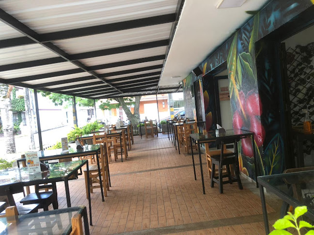 Rústico comida de casa - Cartago