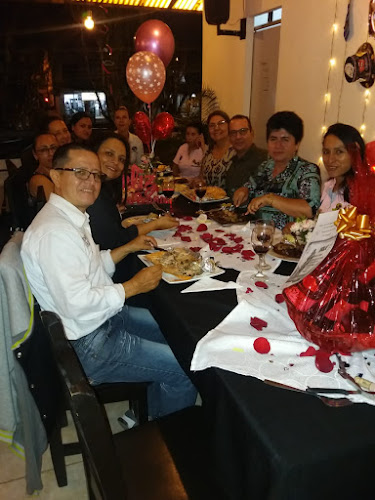 Comercial & Universo de Licores