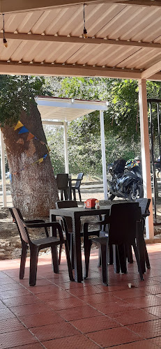 Opinii despre Vivero y Restaurante Jakaranda în Malambo - Gastronomía y hostelería