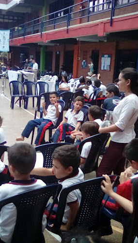 Opinii despre Restaurante Bar La Costeña în Palmira - Gastronomía y hostelería