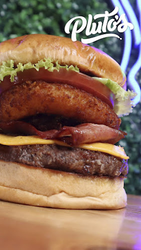 Opinii despre Plutos Burguer House în Pereira - Gastronomía y hostelería