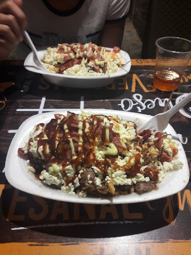 Plutos Burguer House - Gastronomía y hostelería