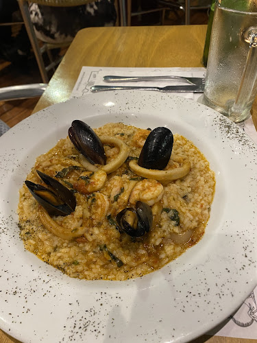 Opinii despre Karen's Pizza în Cali - Gastronomía y hostelería