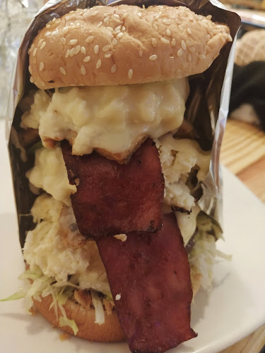 Comentarii opinii despre Plutos Burguer House