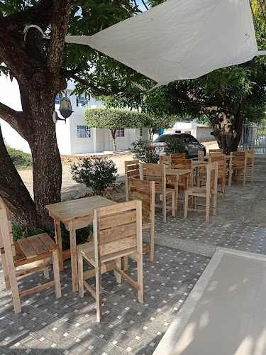 Opinii despre Casa Blanca Parrilla Bar în Cereté - Gastronomía y hostelería