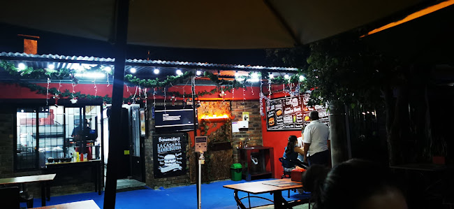 Hamburguesas Mai Mai Cra 30 - Gastronomía y hostelería