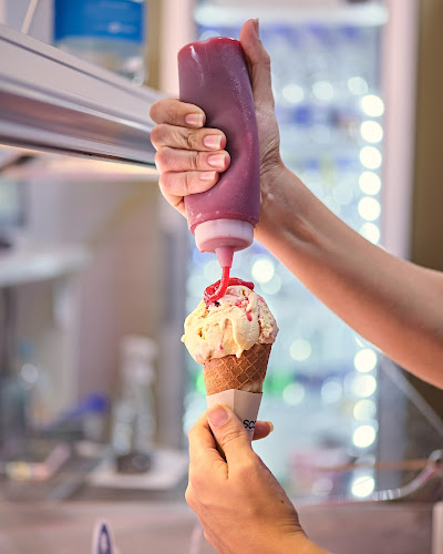 SCOOP ITALIAN GELATO