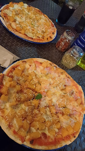 Rusticana Trattoria - Gastronomía y hostelería