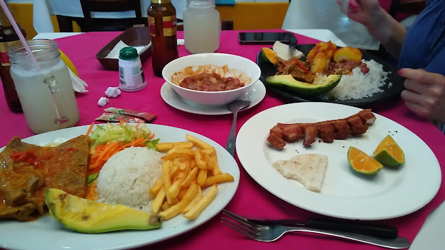 Opinii despre Restaurante La Rochela Montenegro în Montenegro - Gastronomía y hostelería