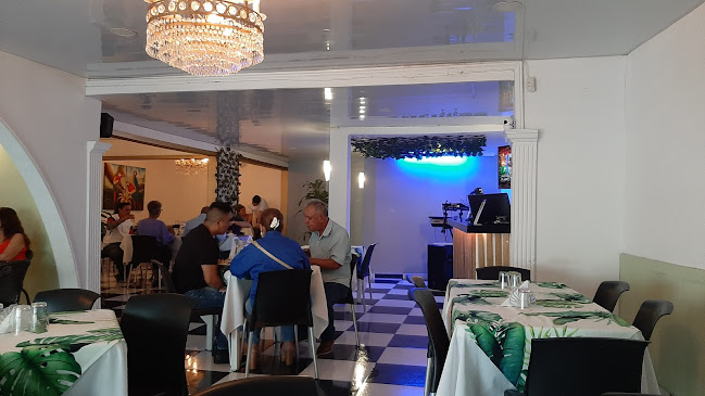 RESTAURANTE SAL + PIMIENTA