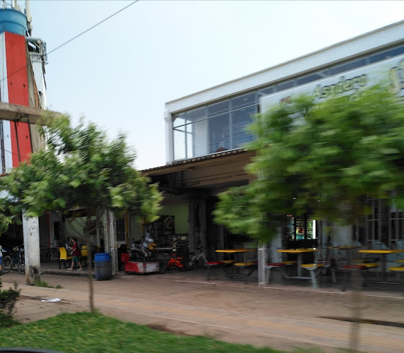 Opinii despre Asadero Llamaradas în San José Del Guaviare - Gastronomía y hostelería