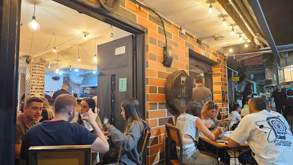 La Tres Uno · Parrilla