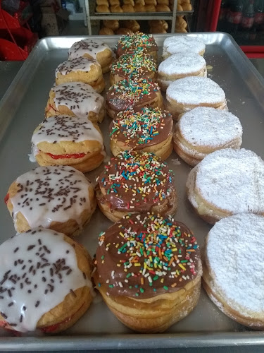 MINIMARKET Y PANADERIA LA 20