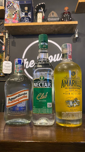 The House, Café - Bar - Funza