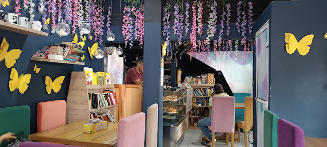 Opinii despre Macondo Cafebrería. Realismo mágico del café în Caucasia - Gastronomía y hostelería