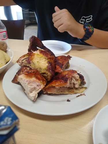 Opinii despre Pollo a la Brasa con Sabor Caleño La Ceja în La Ceja - Gastronomía y hostelería