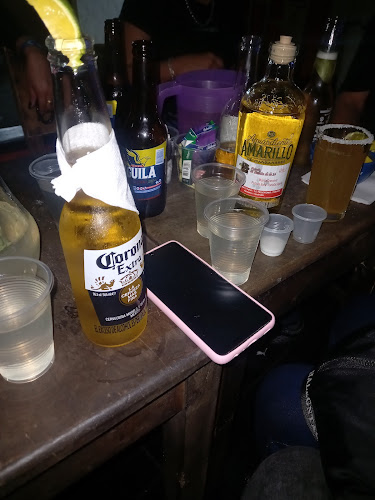 Opinii despre Discoteka El Balcon De La 14 în Armenia - Gastronomía y hostelería