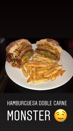 Monster Wings - Acacías