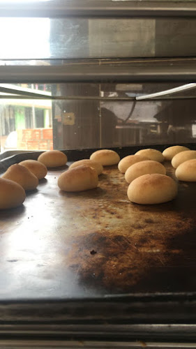 Comentarii opinii despre Panaderia y pasteleria en bosques de la acuarela