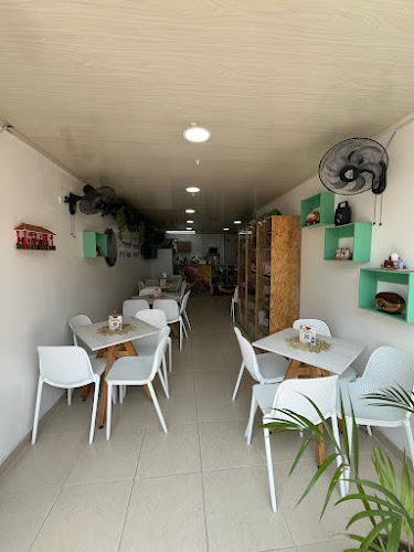 LU’JANNA CAFETERÍA