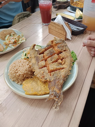 Comentarii opinii despre La Barca del Pacifico: Restaurante y Pescaderia