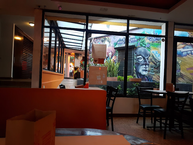 WINGZ Wings-N-Beer, Circunvalar