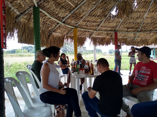 Opinii despre Balneario Los Cisnes în Jamundí - Gastronomía y hostelería