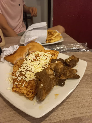 Comentarii opinii despre Chamos Burger, Restaurant y Pizzeria.