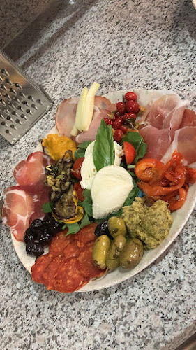 Casa Nostra Pizzería - Gastronomía y hostelería