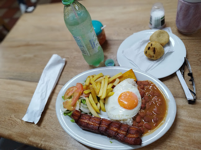 Cafetería y Restaurante Santa Clara - La Ceja