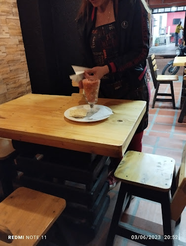 Comentarii opinii despre Jazzbar licores manizales 24/7