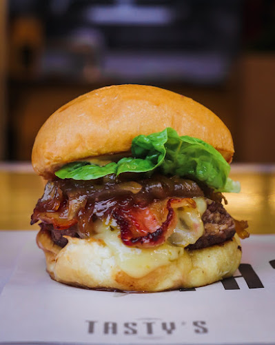 Tv. 33b Sur #39-6, Zona 9, Envigado, Antioquia