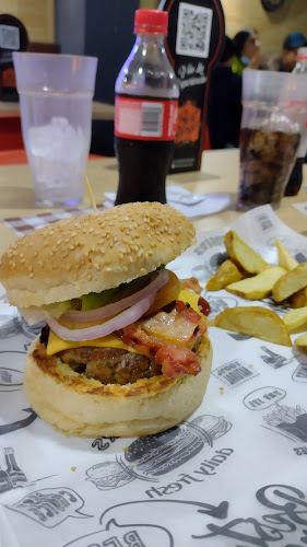 Tv. 33b Sur #39-6, Zona 9, Envigado, Antioquia