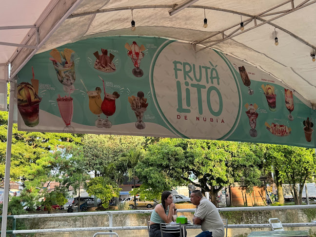 Bulevar Negocios Venta De Salpicon Frutas. Oriilas Rio Tulua.