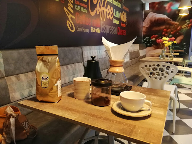 Opinii despre Sattvica Cafe Bistró în Cali - Gastronomía y hostelería